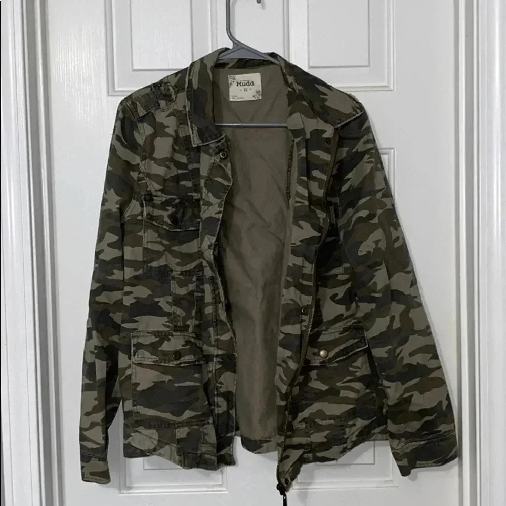 🧾 Army Cargo Jacket